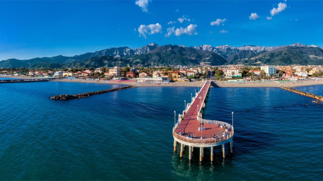 "La Casetta Nascosta" A Marina Di Massa Exteriör bild
